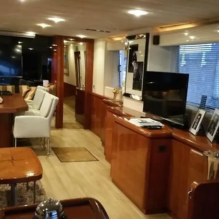 Christina Onassis Yachthotel