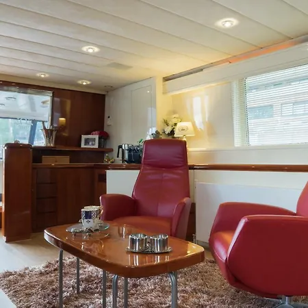 Christina Onassis Yachthotel 4*