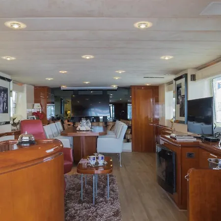 Christina Onassis Yachthotel