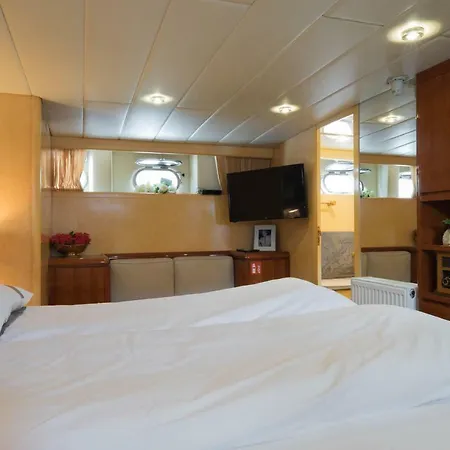 Christina Onassis Yachthotel Hotel